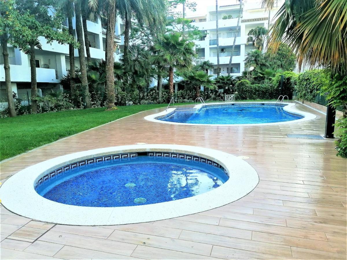 Global Immo 3329 Royal Marine I Apartment Росес Екстериор снимка